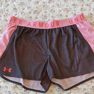 Under Armour Women's Black and Pink Shorts. Medium, Loose fit, Heat Gear!